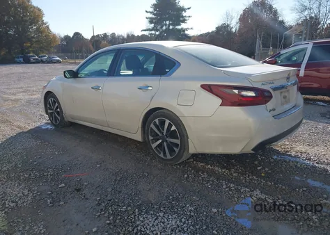 2017 Nissan Altima 2.5 Sr из США, поврежденный, VIN 1N4AL3AP8HC482077